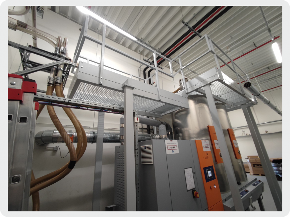 podest-roboczy-z-drabina-3-960x720